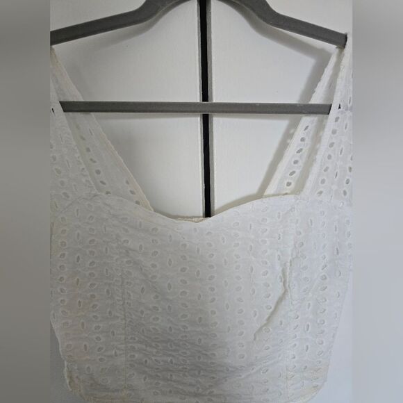 Eyelet Crop Blouse - Picture 3 of 6